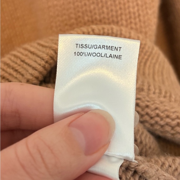 Women's 100% Wool Sweater with braided shoulder details - Camel - Picture 4 of 4